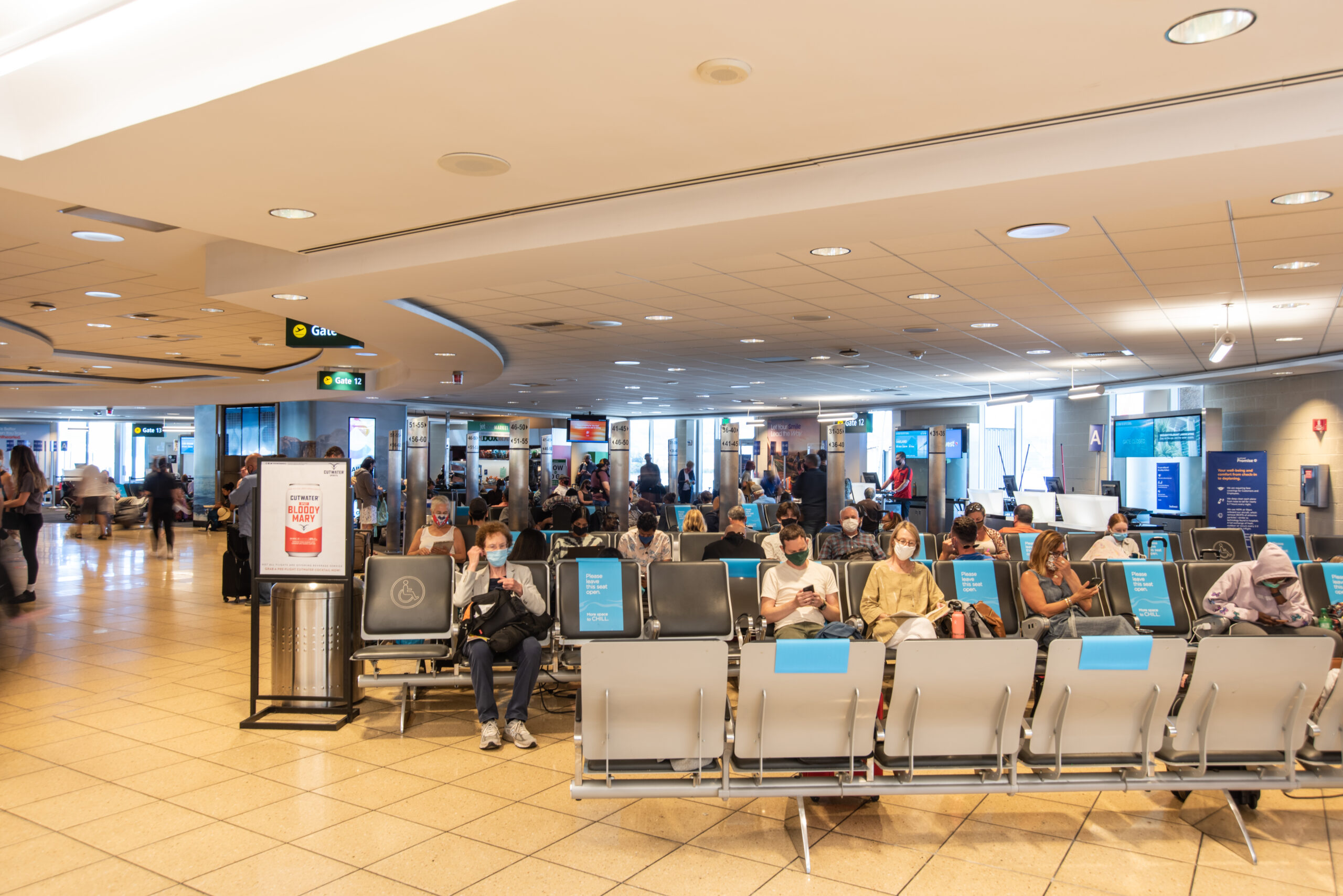 Terminal 1 opened in 1967 - Interior terminal